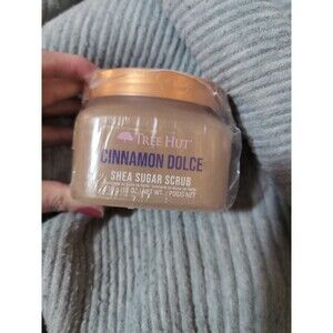 Tree Hut Cinnamon Dolce Shea Sugar Body Scrub 18oz RARE Christmas Gift NEW